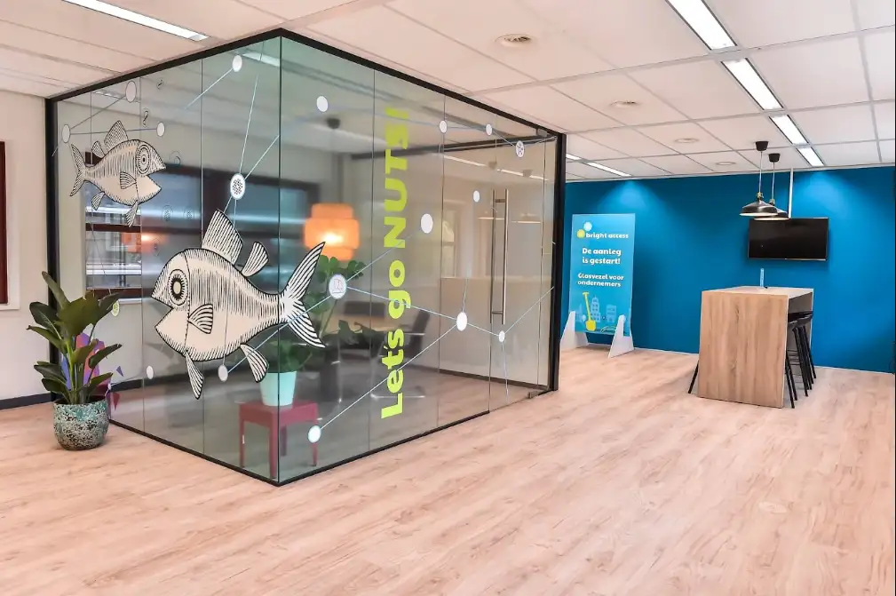Glazen wand met bedrukt glas — Partell